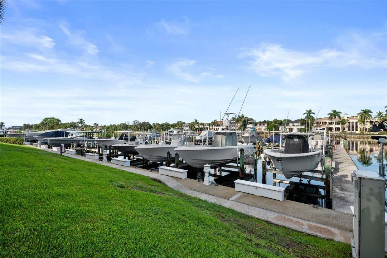 526 Oak Harbour Drive, Unit 526, Juno Beach, FL 33408 Photo