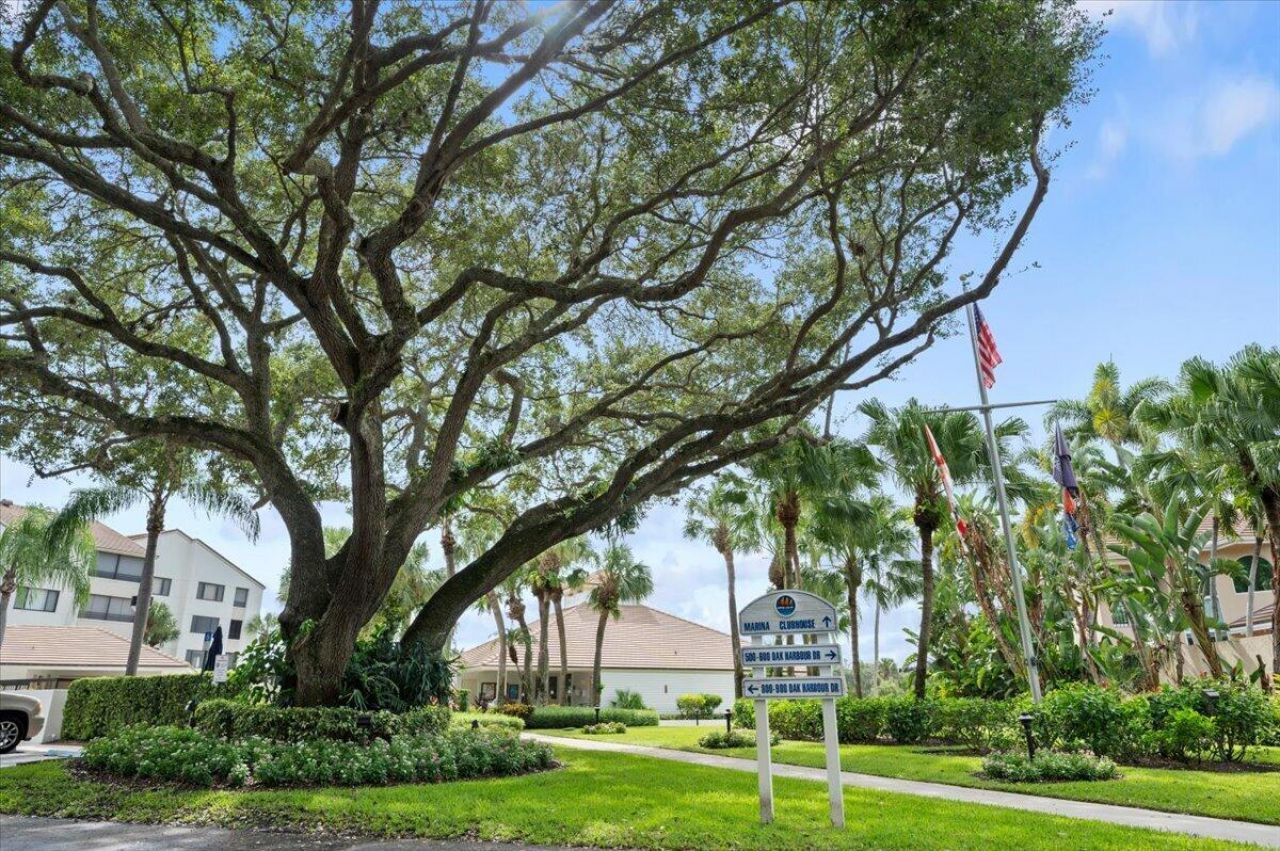 526 Oak Harbour Drive, Unit 526, Juno Beach, FL 33408 Photo