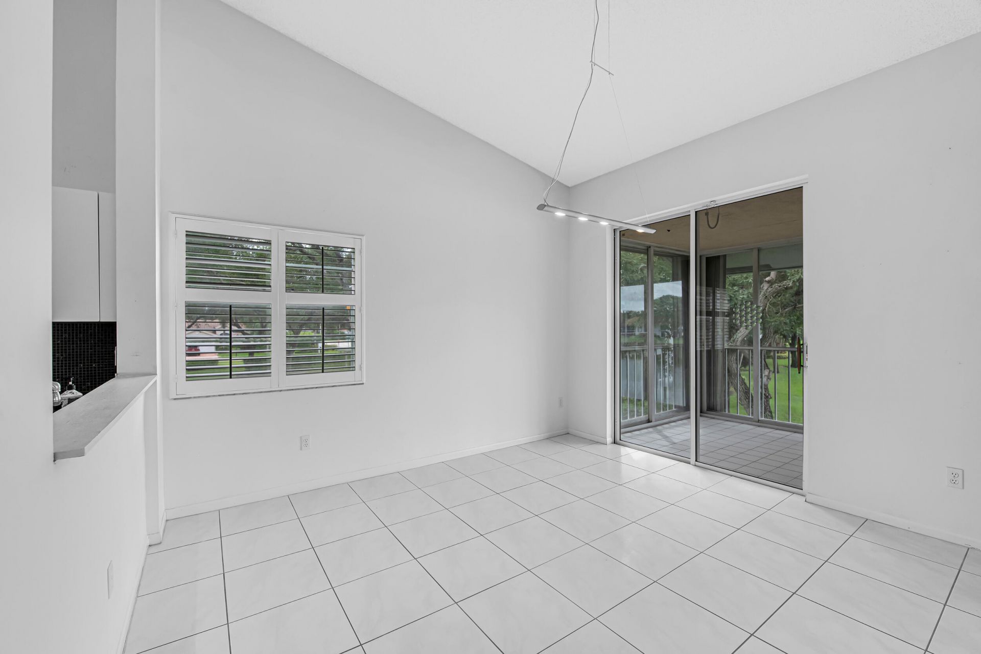 7857 Whispering Palms Drive, Unit 201, Boynton Beach, FL 33437 Photo