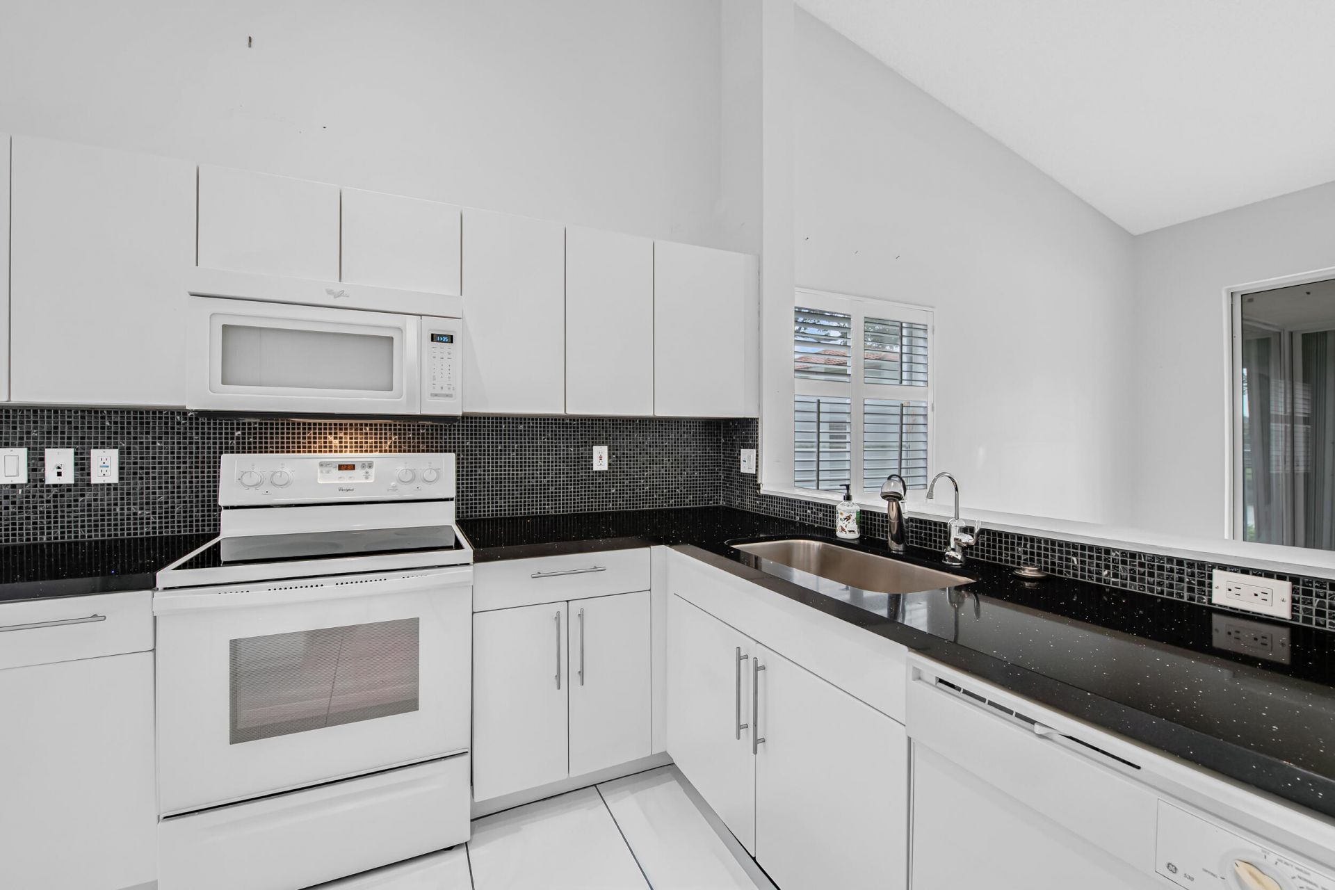 7857 Whispering Palms Drive, Unit 201, Boynton Beach, FL 33437 Photo
