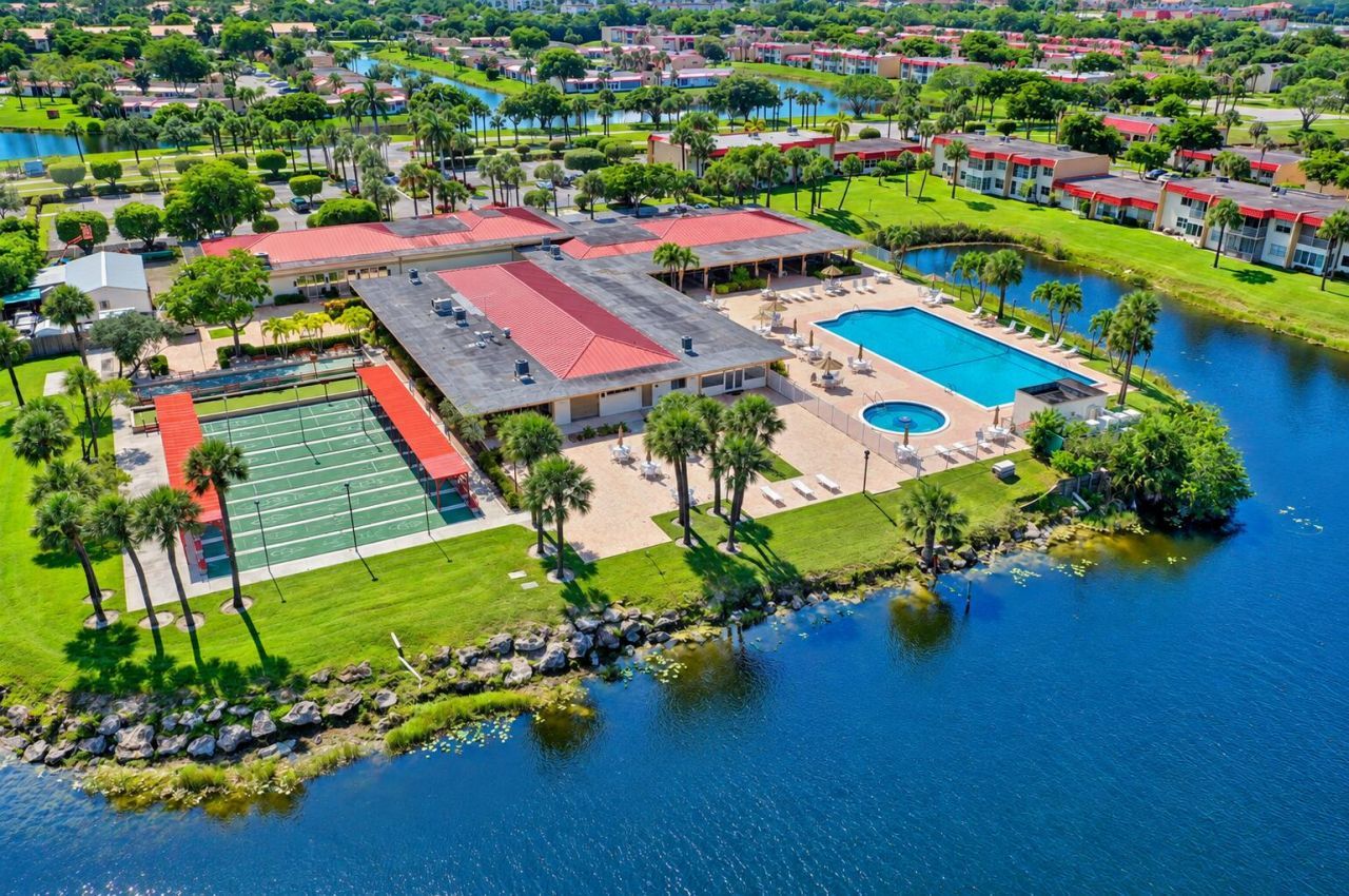 163 Lake Evelyn Drive, West Palm Beach, FL 33411 Photo