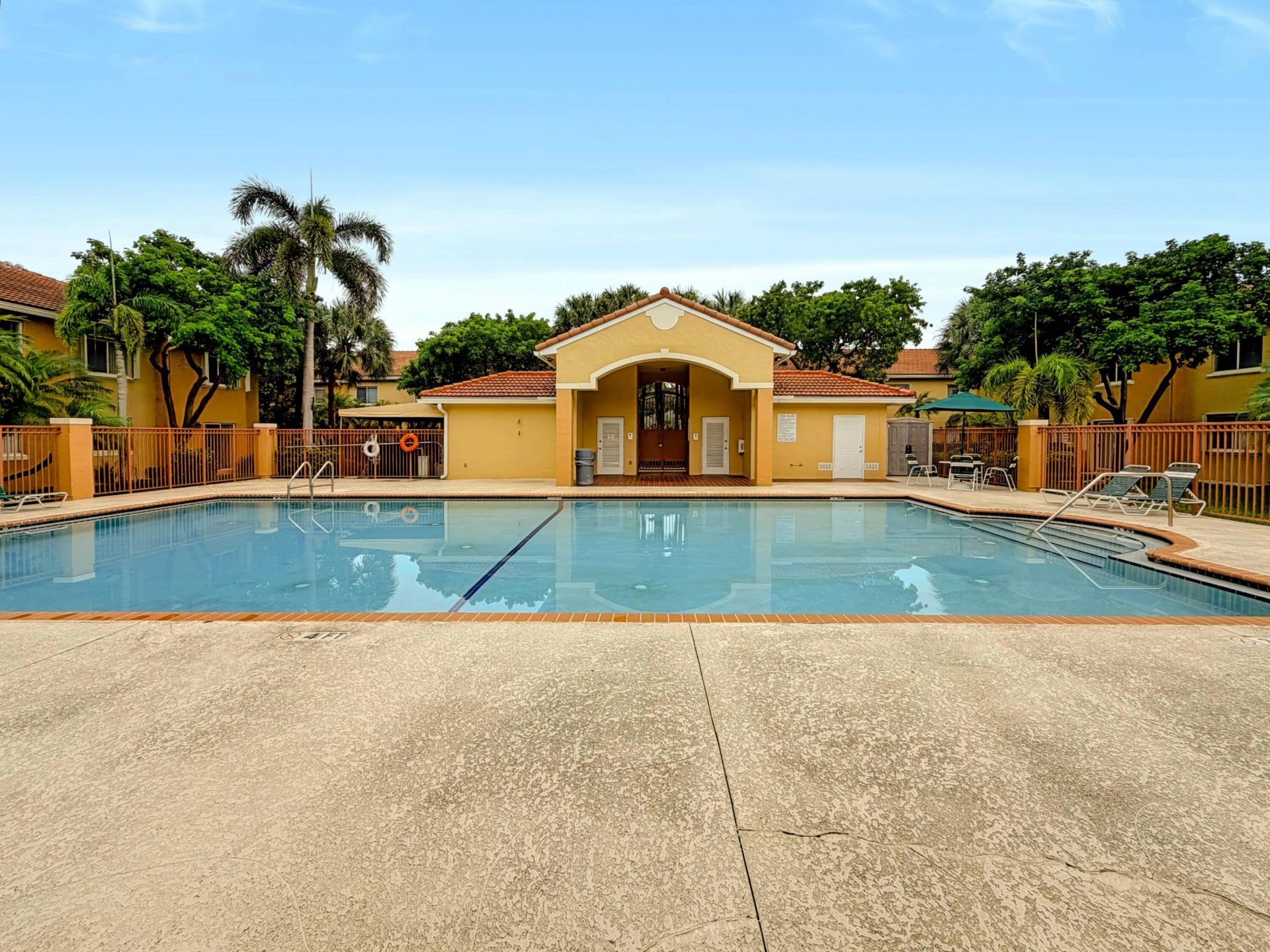 680 NW 79th Terrace, Pembroke Pines, FL 33024 Photo