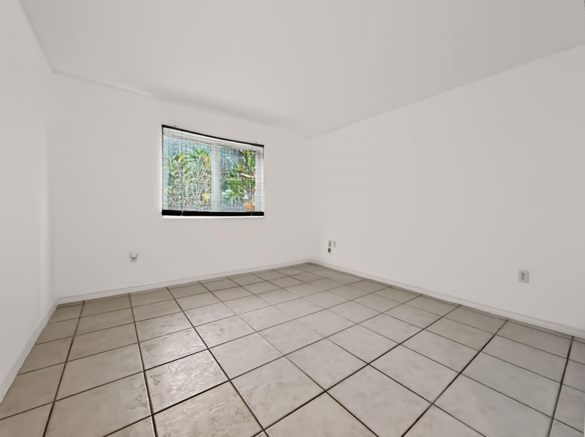 680 NW 79th Terrace, Pembroke Pines, FL 33024 Photo