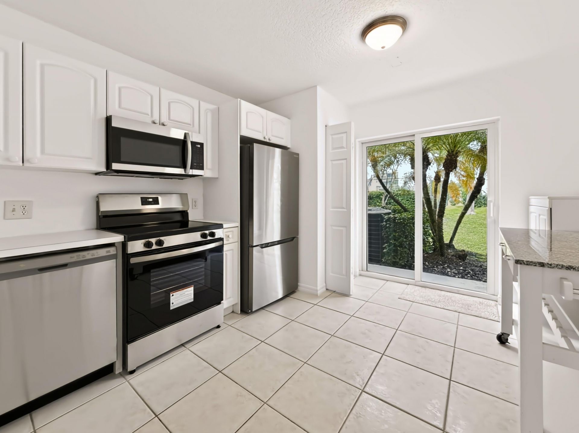 680 NW 79th Terrace, Pembroke Pines, FL 33024 Photo