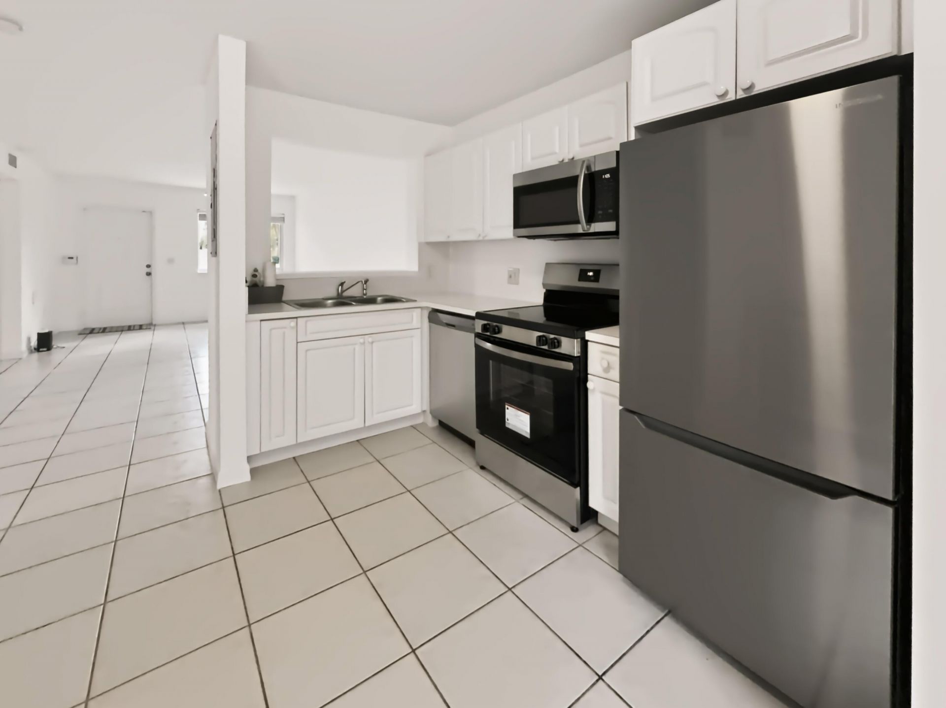 680 NW 79th Terrace, Pembroke Pines, FL 33024 Photo