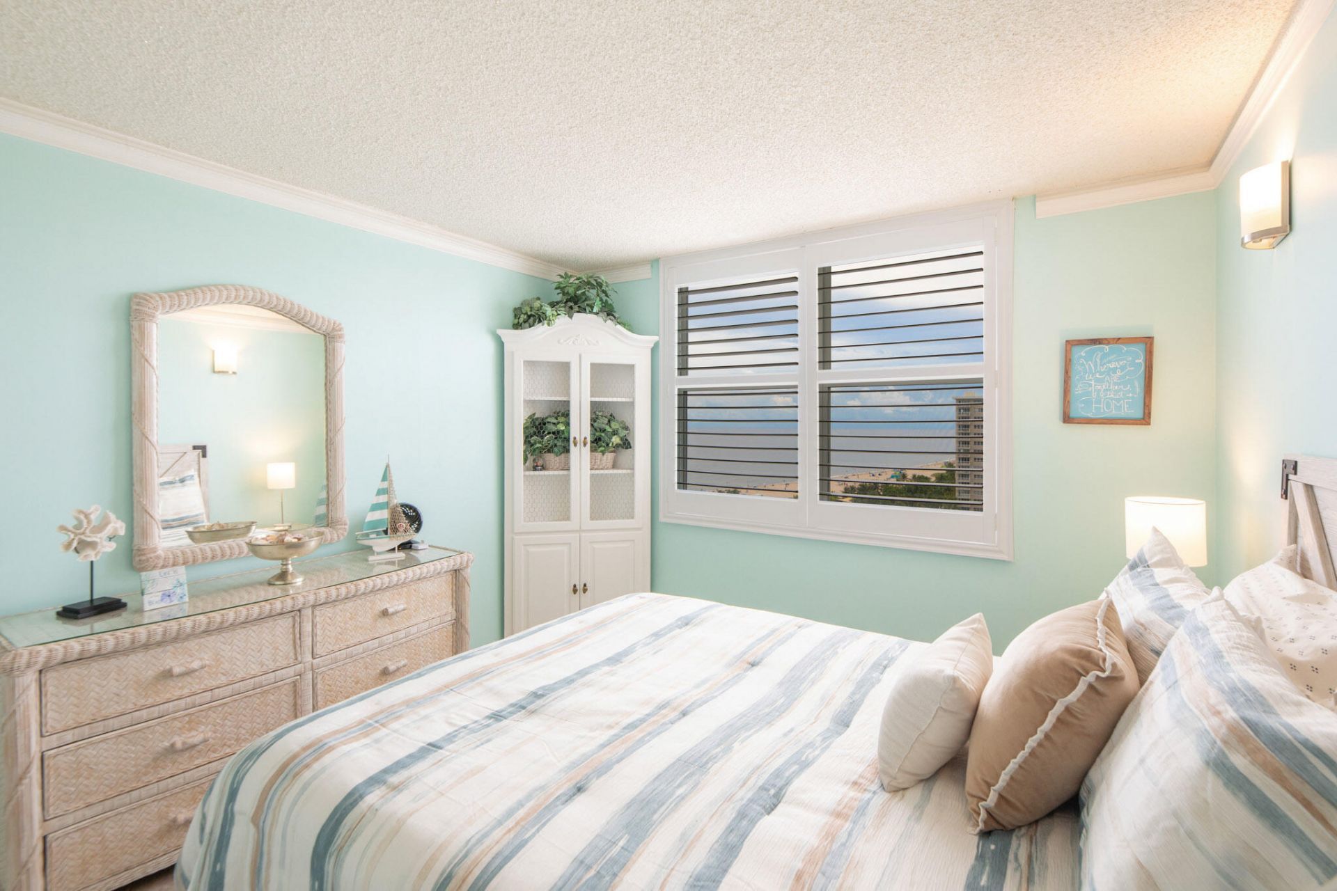 305 N Pompano Beach Boulevard, Unit 1404, Pompano Beach, FL 33062 Photo