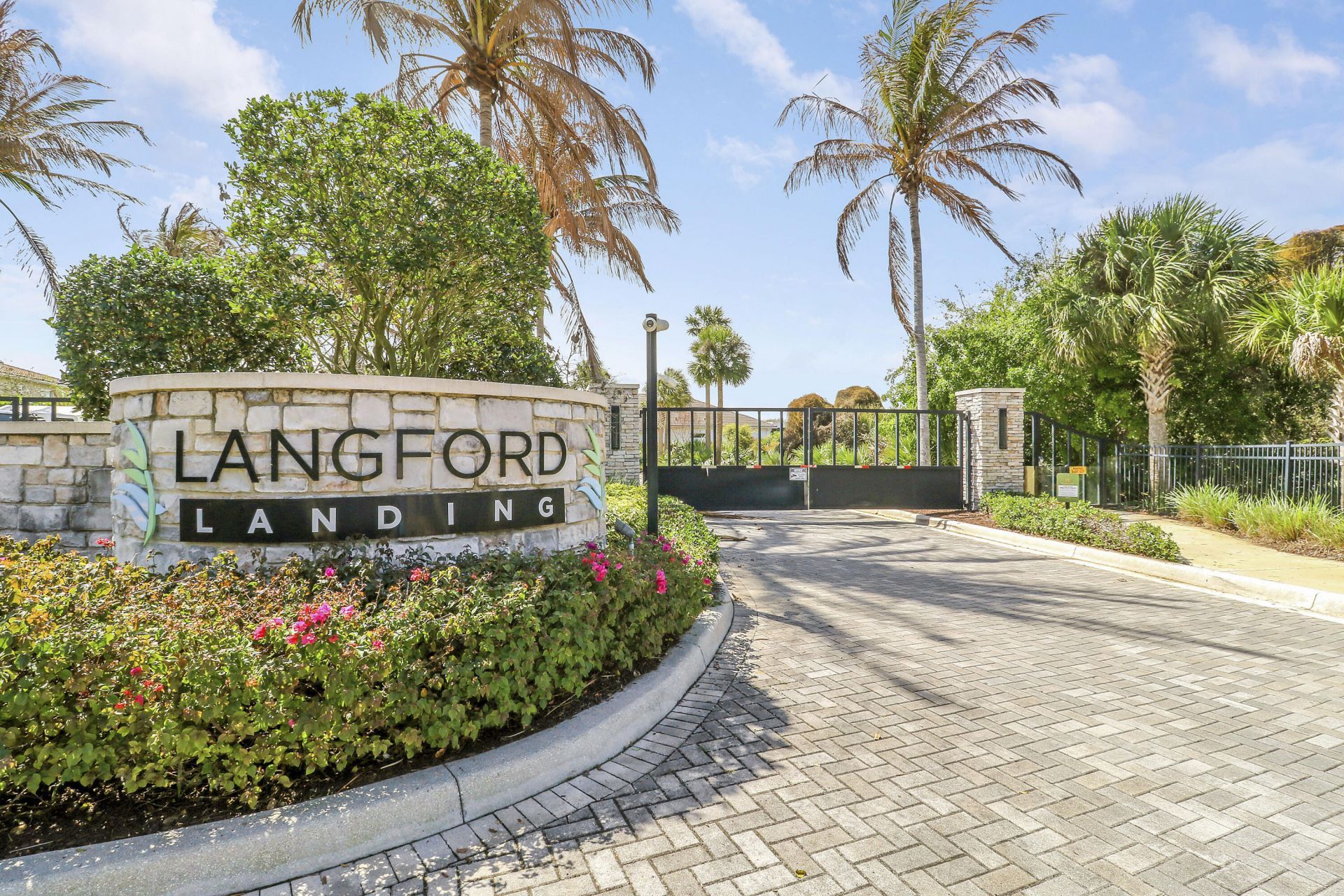 2475 NE Evinrude Circle, Jensen Beach, FL 34957 Photo