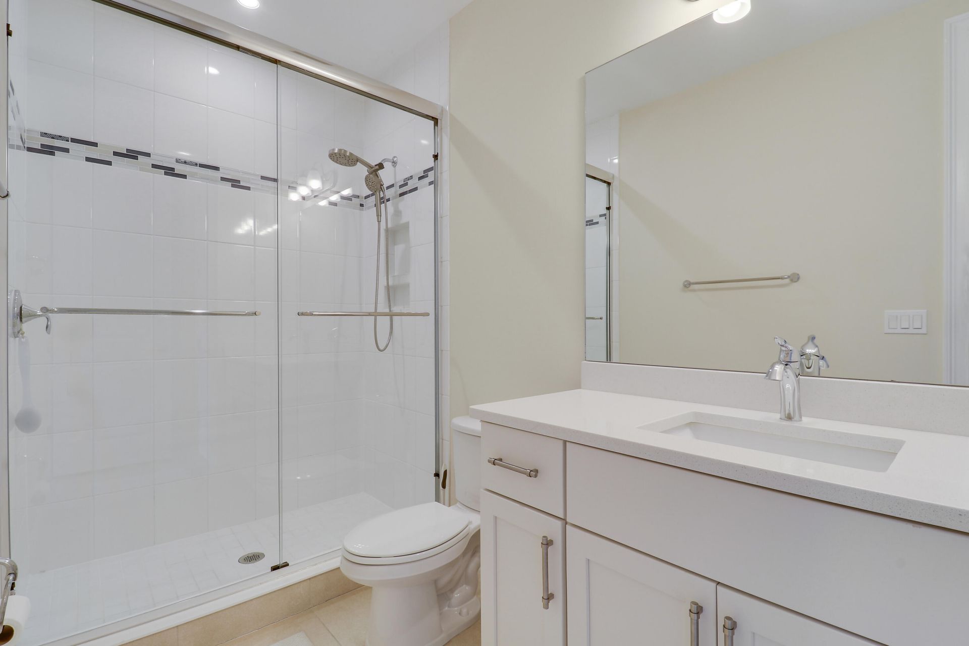 2475 NE Evinrude Circle, Jensen Beach, FL 34957 Photo