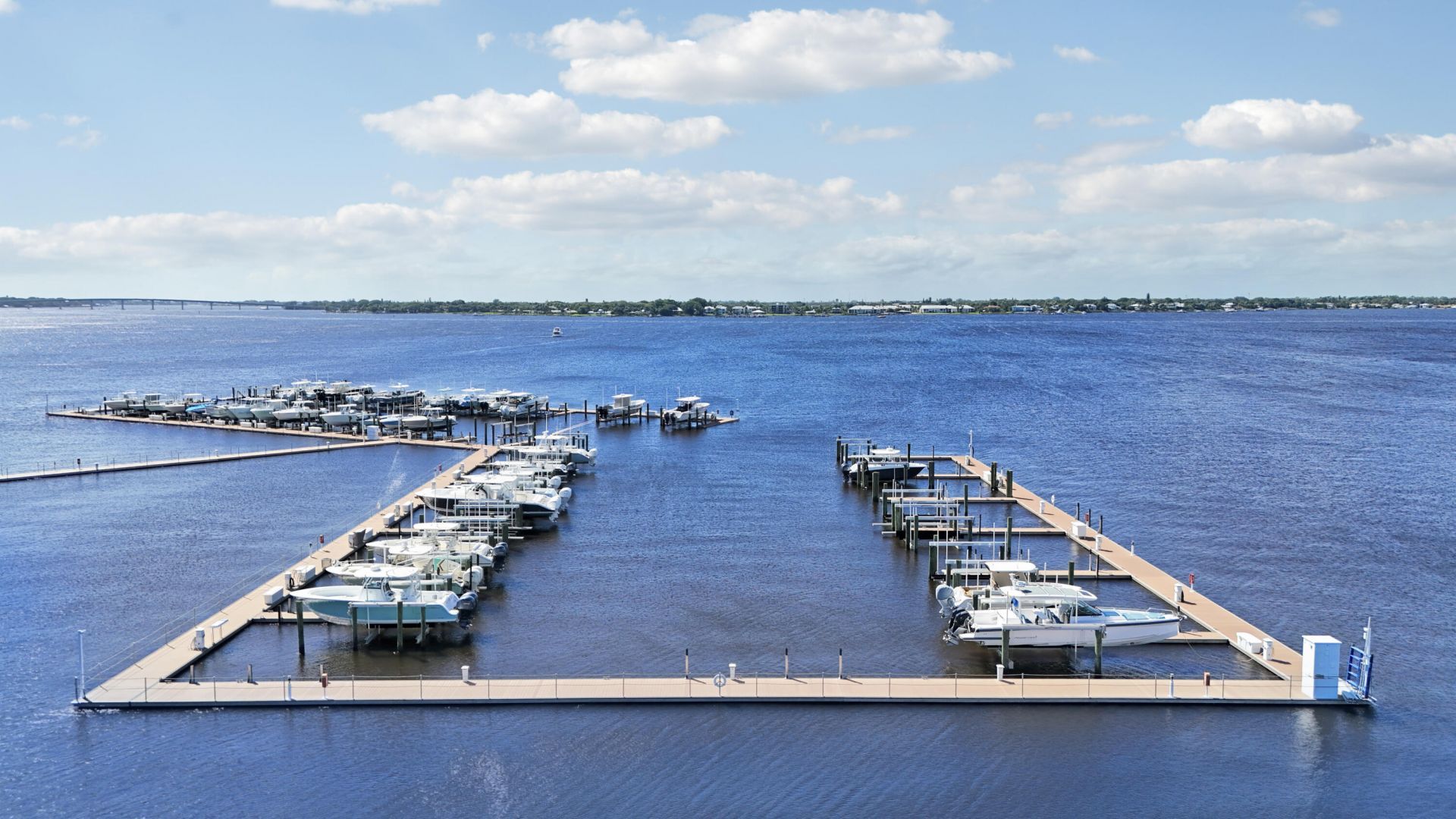 2475 NE Evinrude Circle, Jensen Beach, FL 34957 Photo