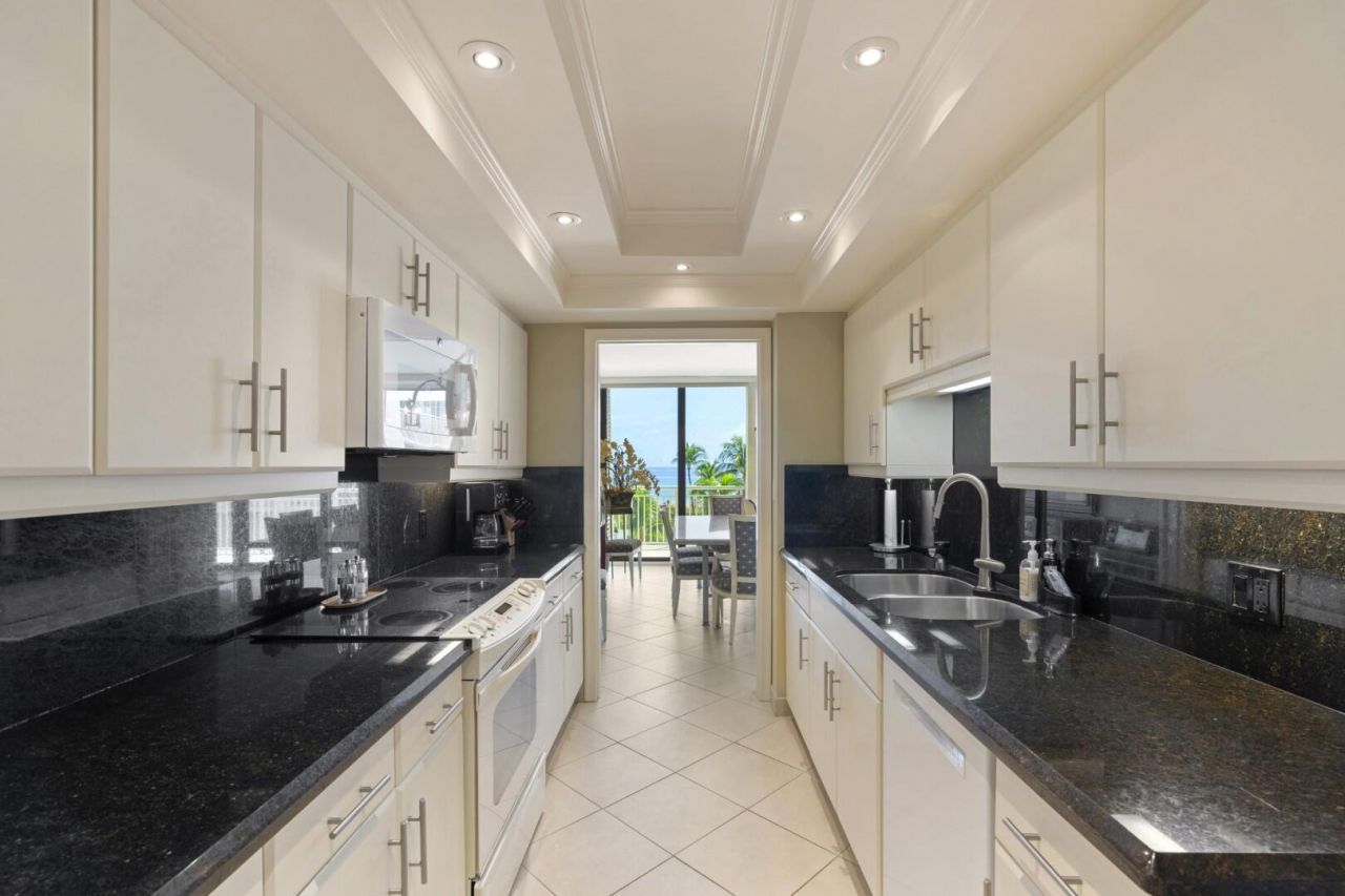 2600 S Ocean Boulevard, Unit 303W, Palm Beach, FL 33480 Photo