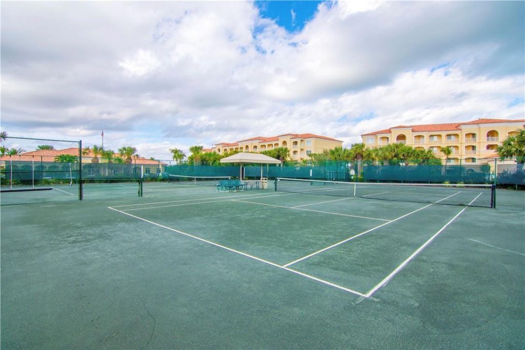 19 Harbour Isle Drive W, Unit 106, Fort Pierce, FL 34949 Photo