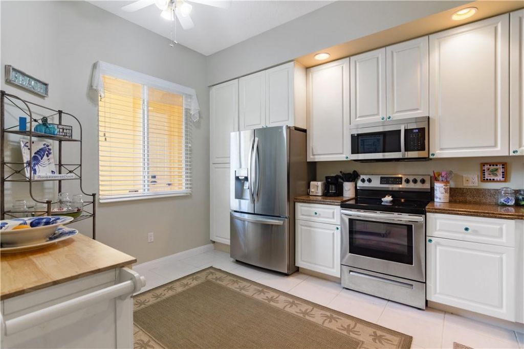19 Harbour Isle Drive W, Unit 106, Fort Pierce, FL 34949 Photo