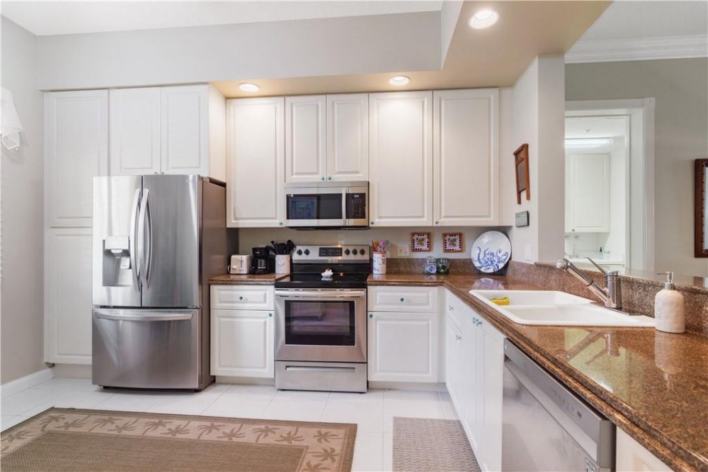 19 Harbour Isle Drive W, Unit 106, Fort Pierce, FL 34949 Photo