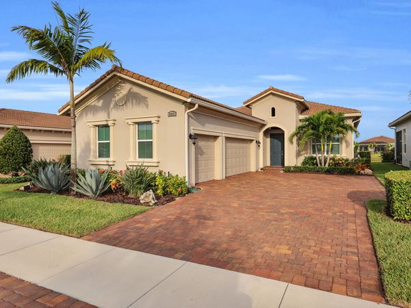8822 SW Montova Way, Port St. Lucie, FL 34987