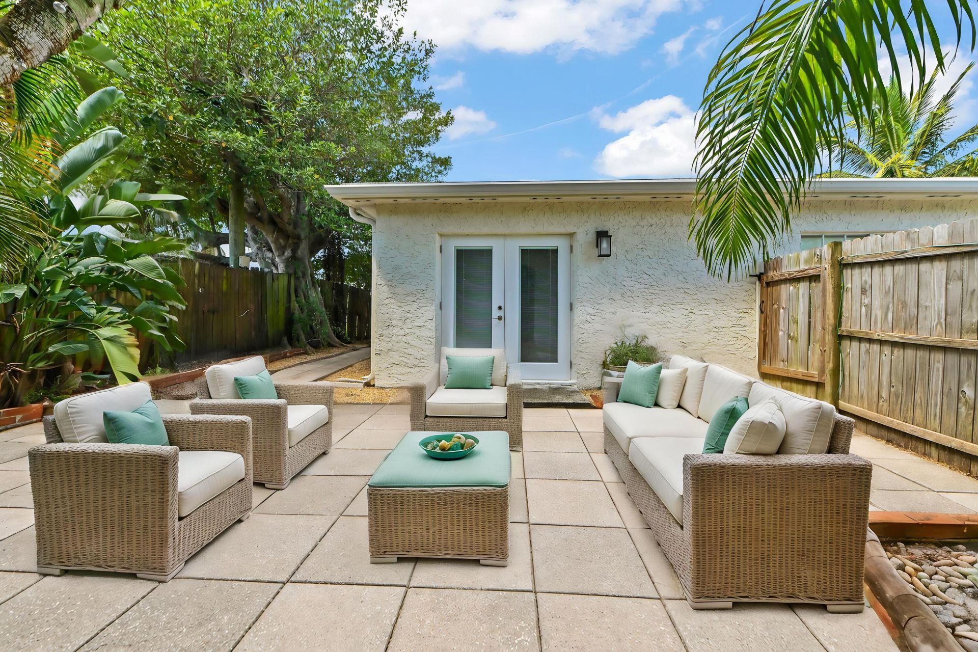 284 Lytton Court, West Palm Beach, FL 33405 Photo