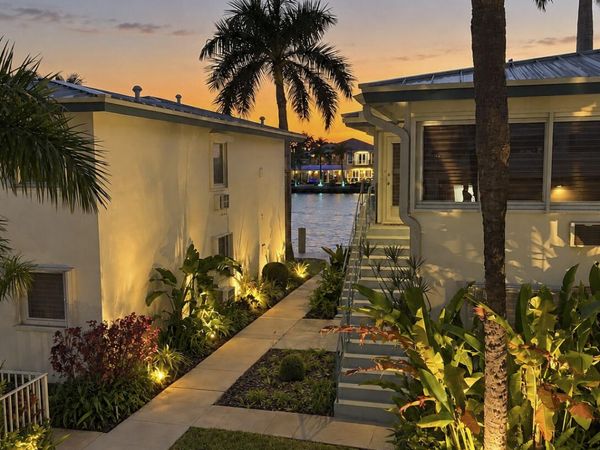 561 BAYSHORE Drive, Unit 7, Fort Lauderdale, FL 33304