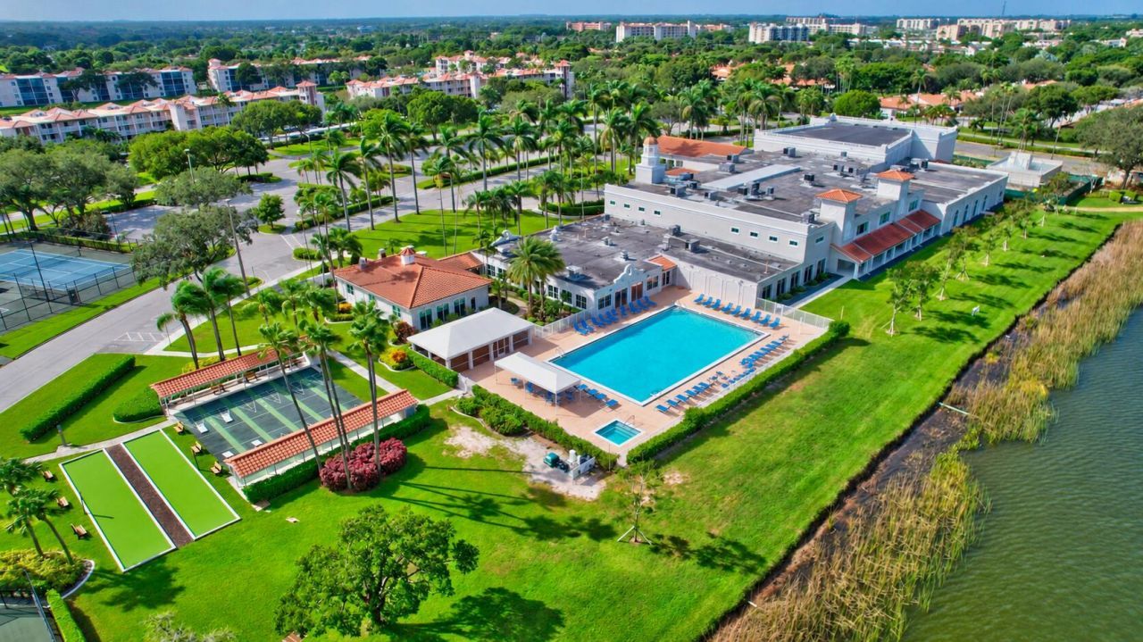 6065 Pointe Regal Circle, Unit 403, Delray Beach, FL 33484 Photo
