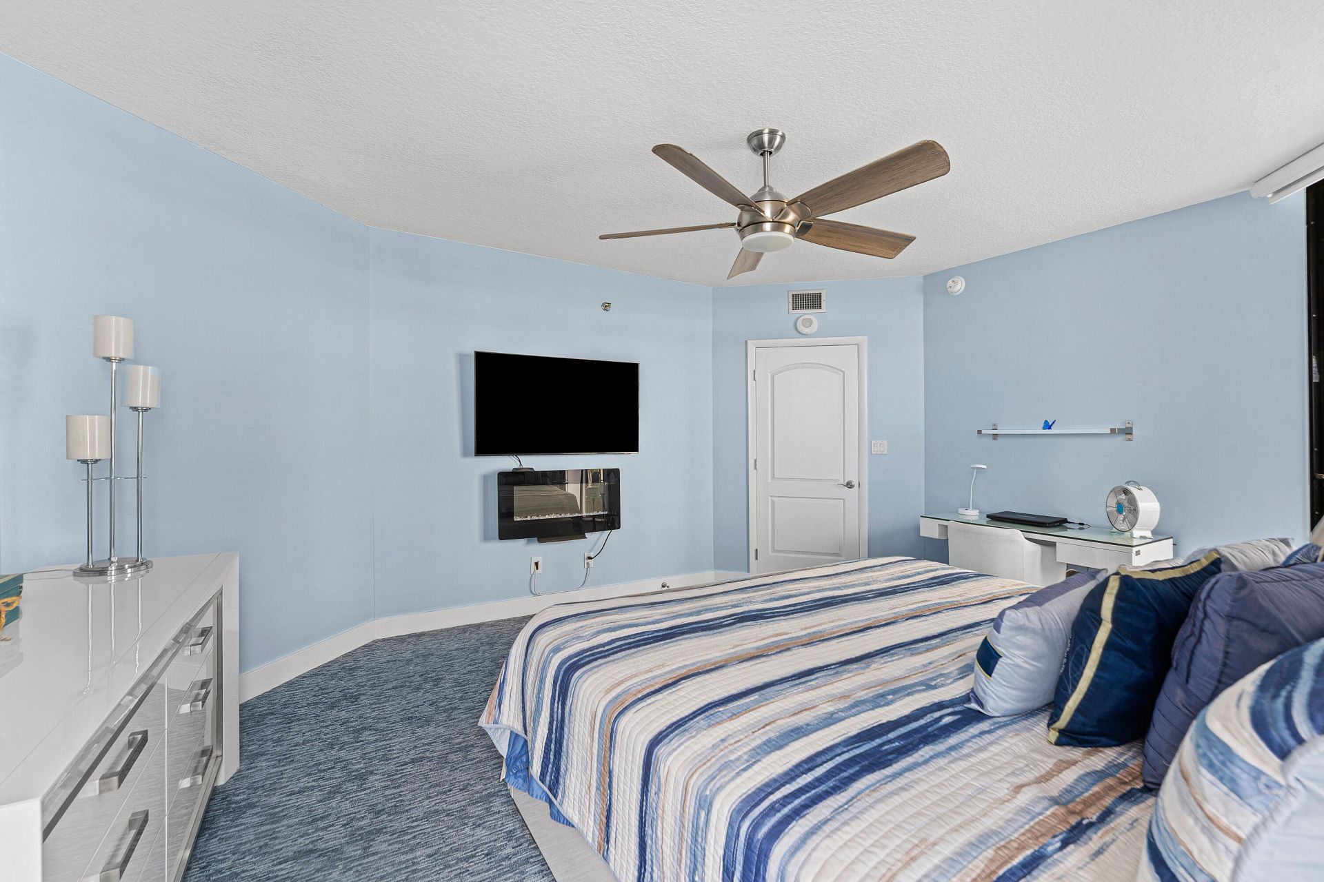 5250 N Ocean Drive, Unit 3N, Singer Island, FL 33404 Photo