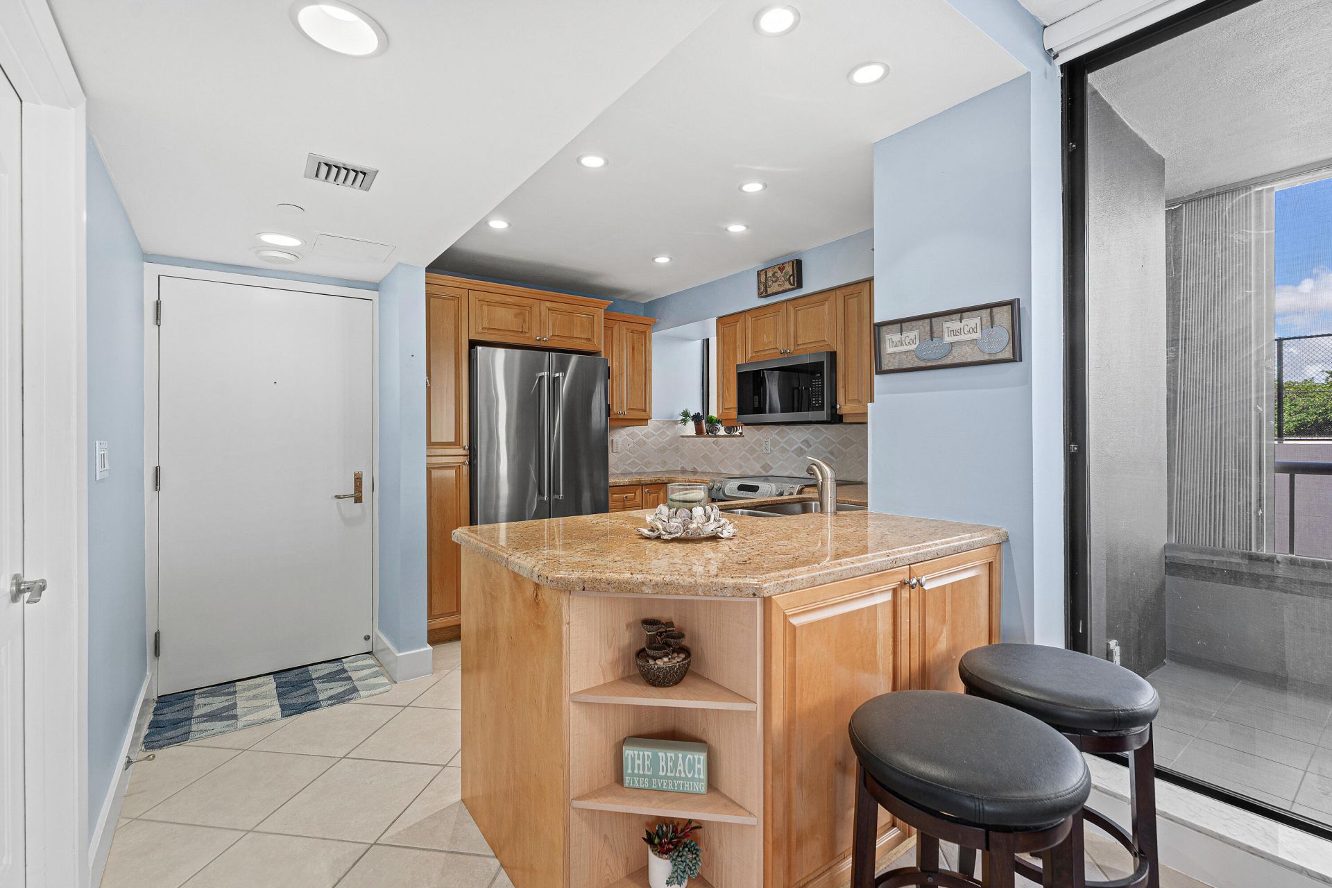 5250 N Ocean Drive, Unit 3N, Singer Island, FL 33404 Photo