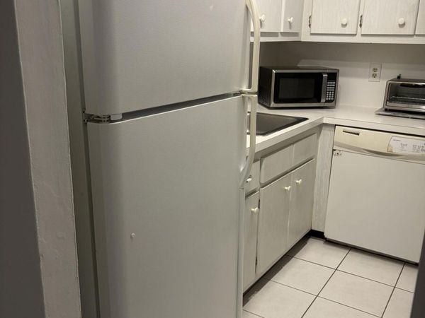2400 NE 33rd Avenue, Unit 202, Fort Lauderdale, FL 33305