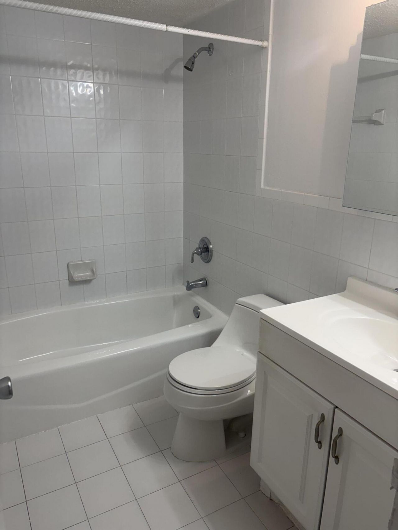 2400 NE 33rd Avenue, Unit 202, Fort Lauderdale, FL 33305 Photo