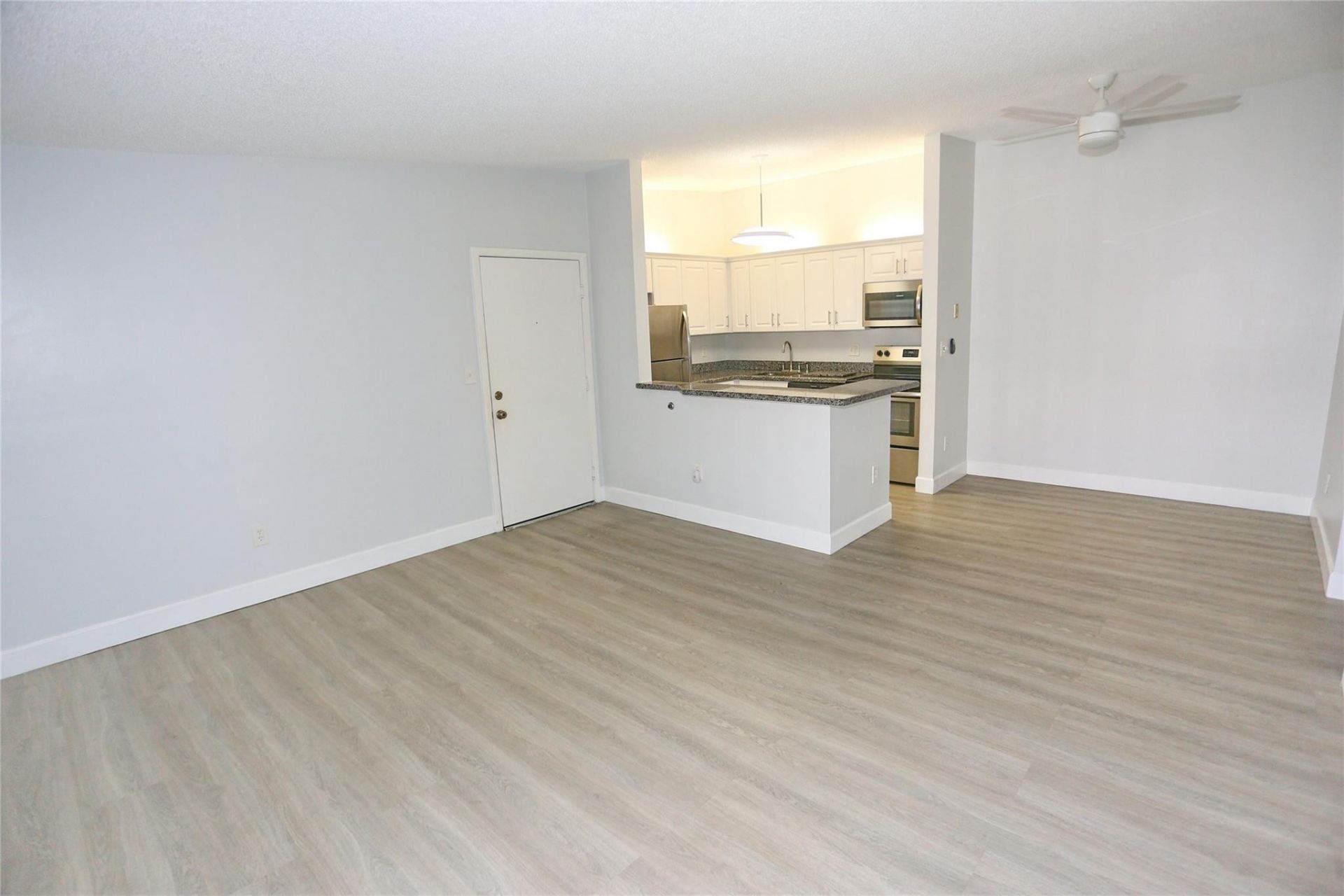 9712 S Belfort Circle, Tamarac, FL 33321 Photo