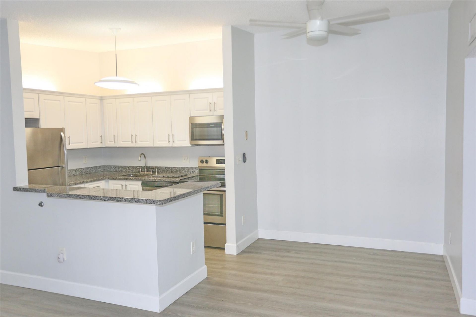 9712 S Belfort Circle, Tamarac, FL 33321 Photo