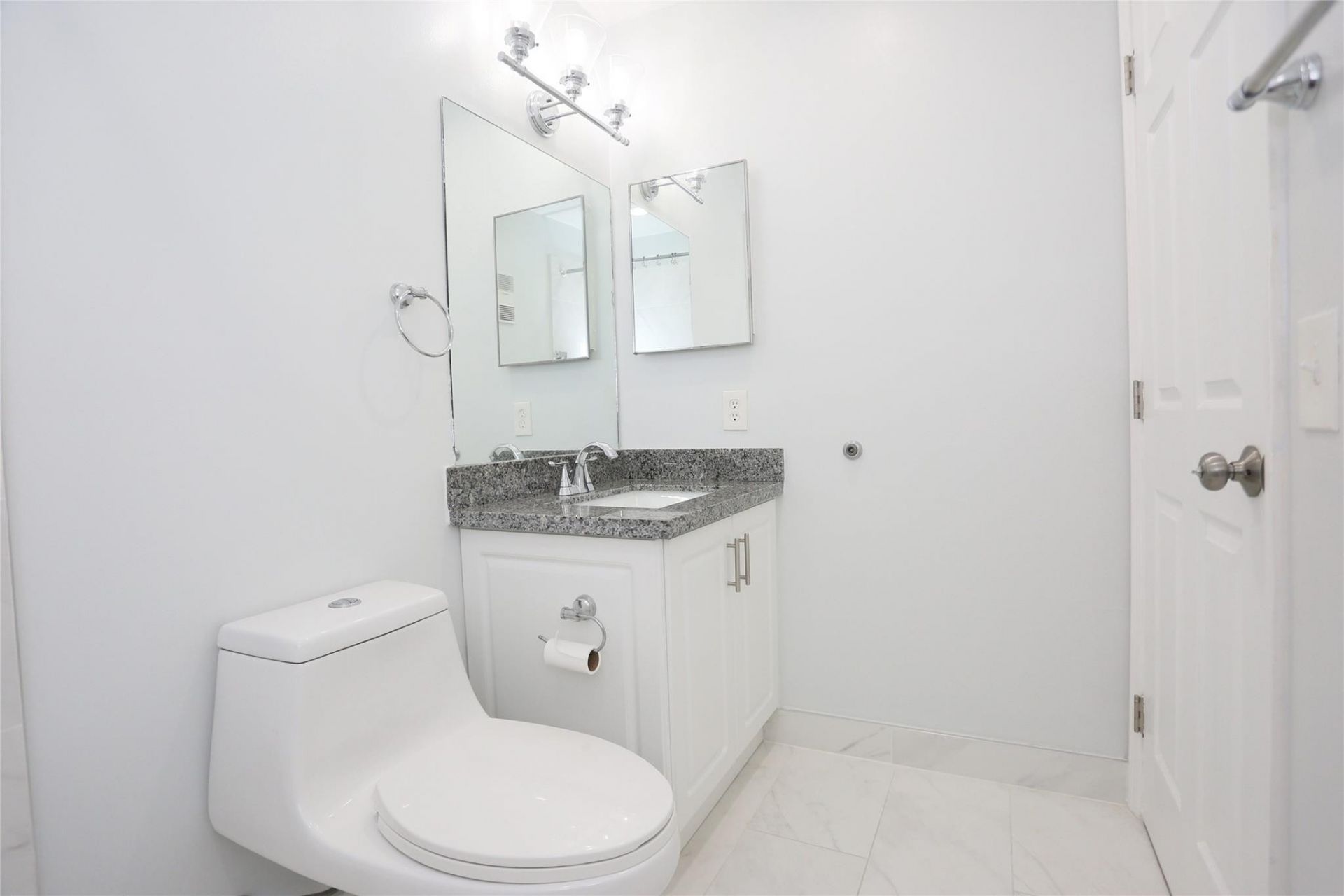 9712 S Belfort Circle, Tamarac, FL 33321 Photo