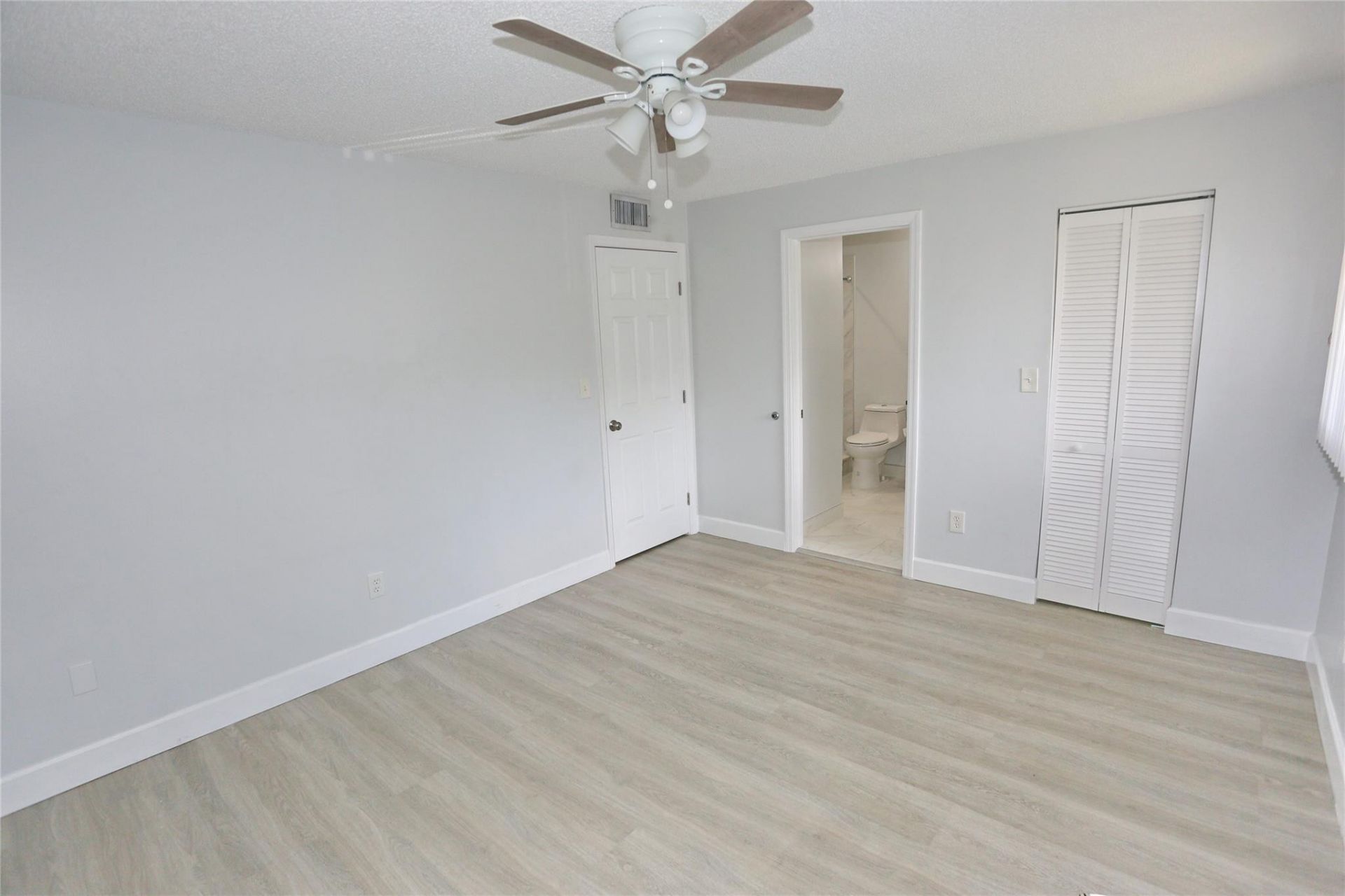 9712 S Belfort Circle, Tamarac, FL 33321 Photo