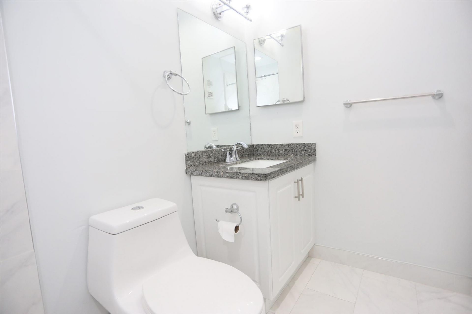 9712 S Belfort Circle, Tamarac, FL 33321 Photo