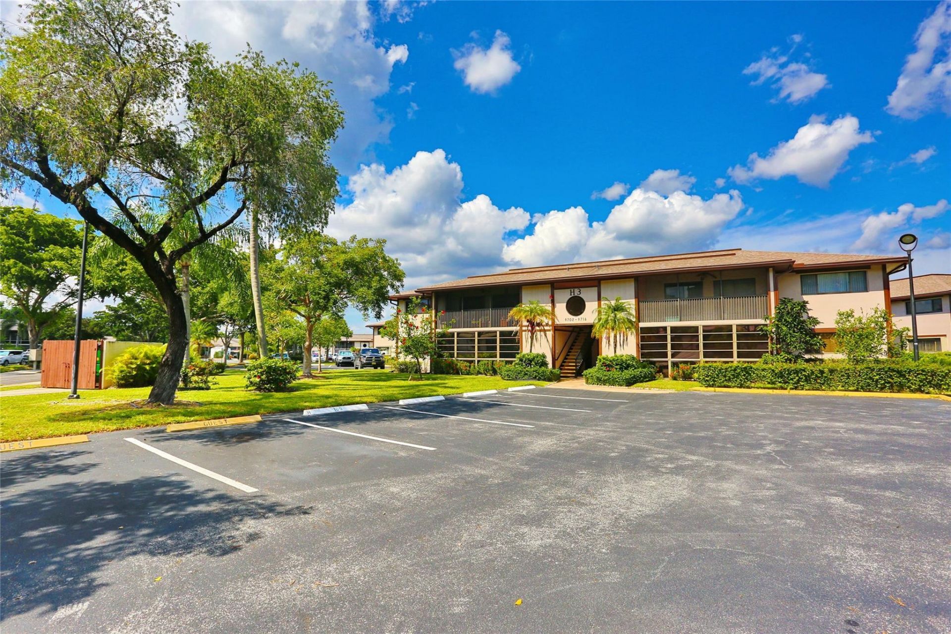 9712 S Belfort Circle, Tamarac, FL 33321 Photo