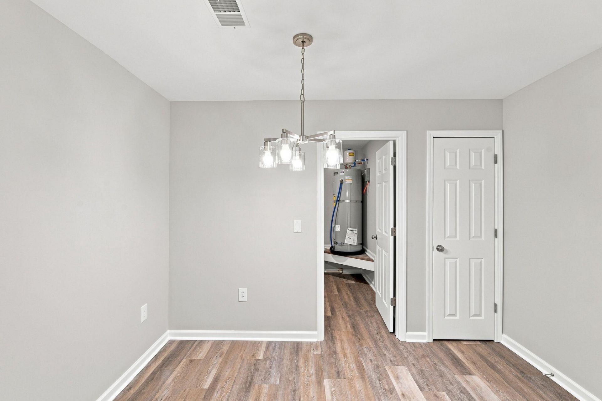4409 Elderwood Drive Photo 33