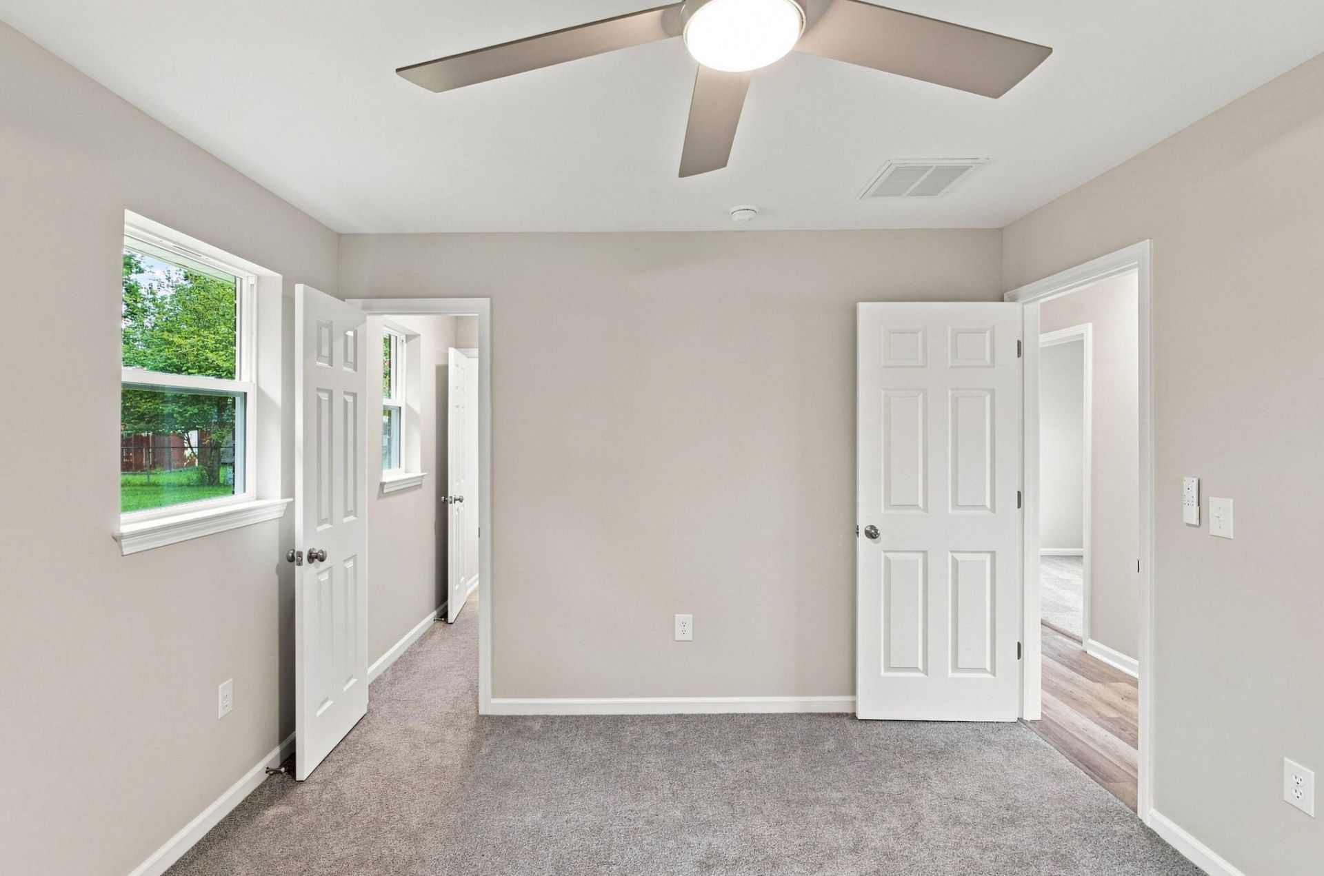 4409 Elderwood Drive Photo 4