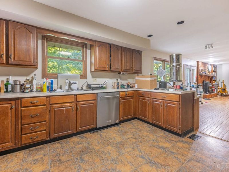 6174 S Shadow Hill Way, Miami Township, OH 45140 Photo 8