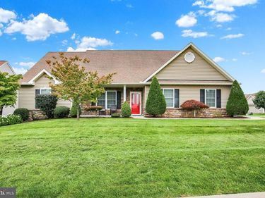101 DAY LILY DR. DRIVE, READING, PA 19608