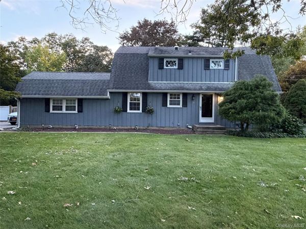 14 King Arthurs Court King Arthurs Court E, Unit 14, Saint James, NY 11780