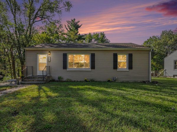 330 E Van Hoesen Boulevard, Portage, MI 49002