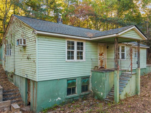 693 Hassler Mill Rd, Harriman, TN 37748
