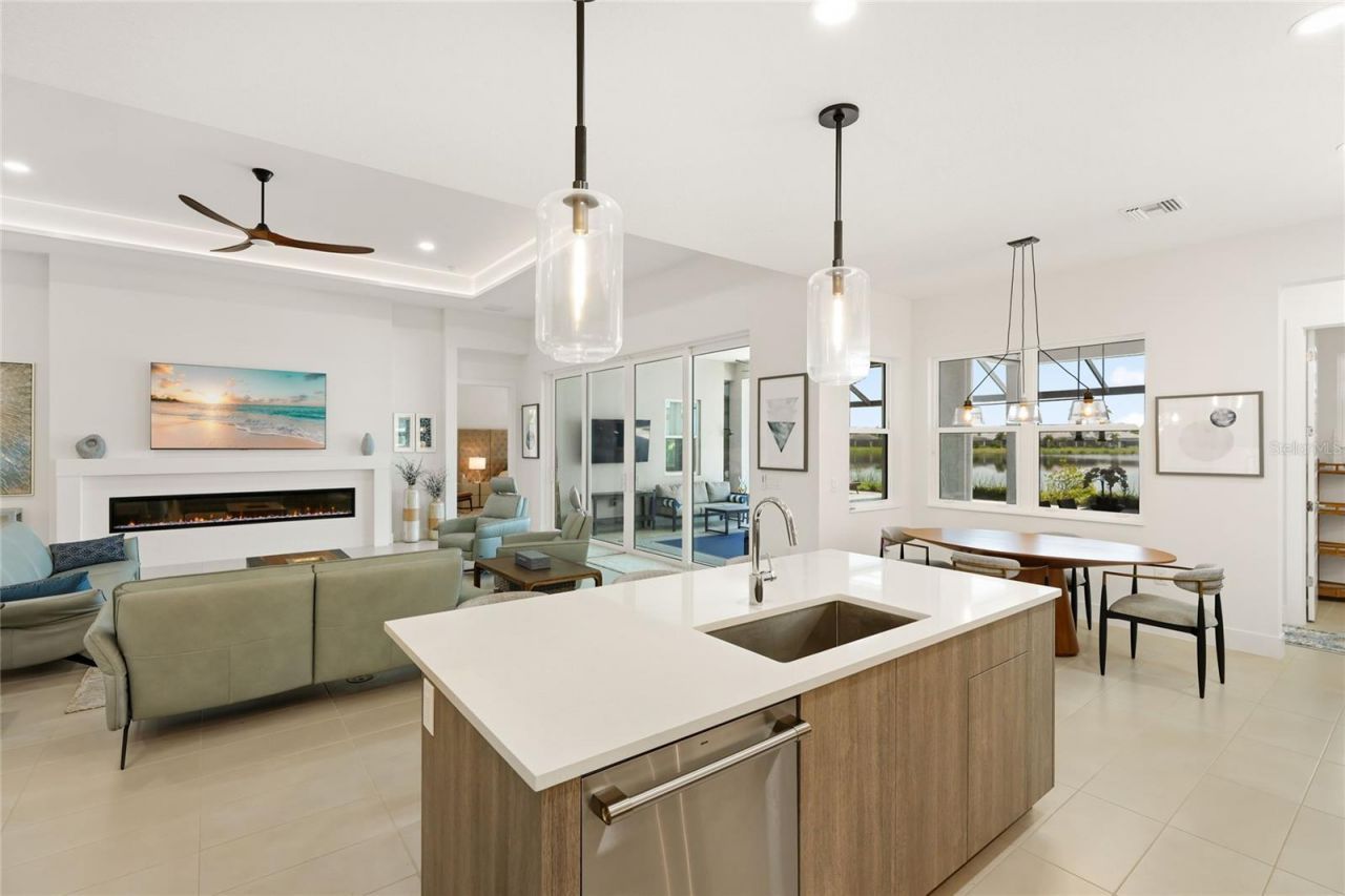 8035 Waterbend Trail, Sarasota, FL 34240 Photo