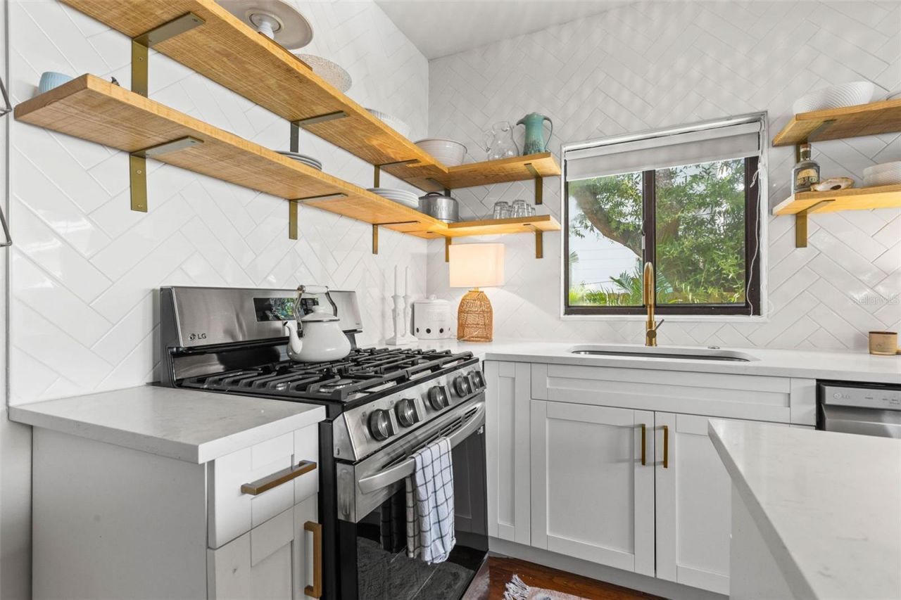1423 Dr Martin Luther King Jr Street N, Saint Petersburg, FL 33704 Photo