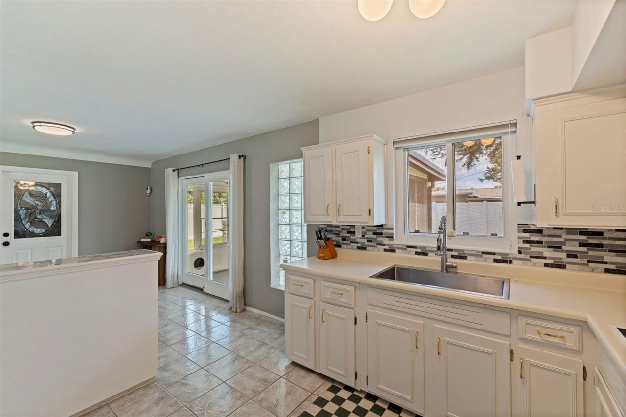 4333 61st Lane N, Kenneth City, FL 33709 Photo
