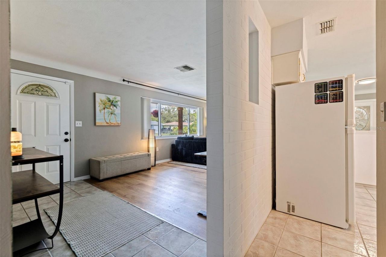 4333 61st Lane N, Kenneth City, FL 33709 Photo