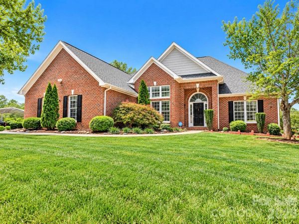 1615 Terra Cotta Drive , Hickory, NC 28602