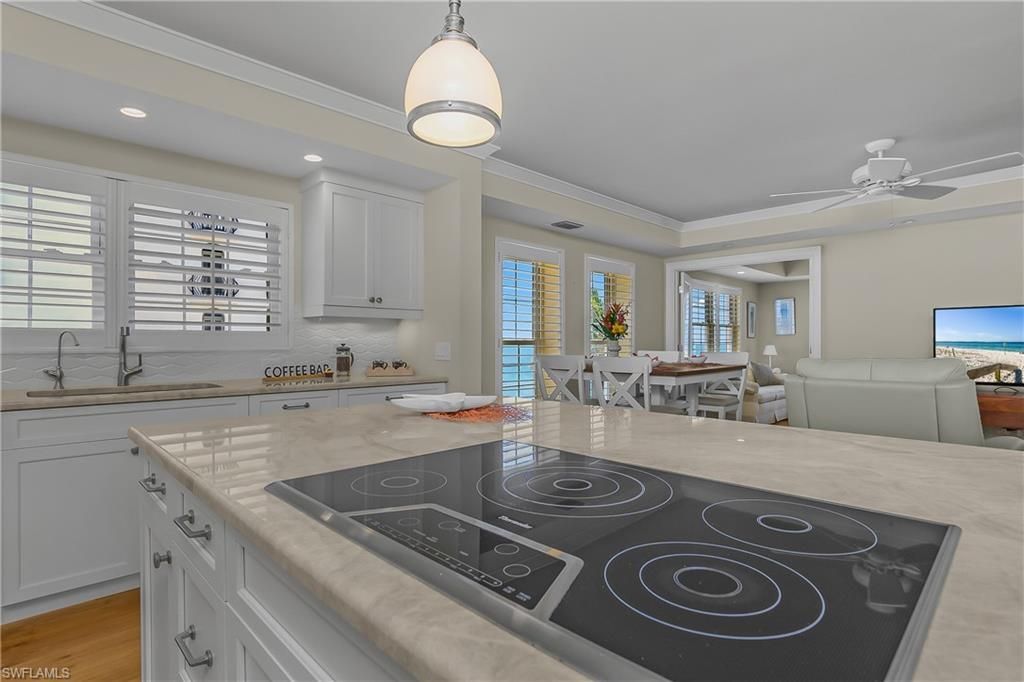 1255 Gulf Shore Blvd N, Unit 5S, Naples, FL 34102 Photo