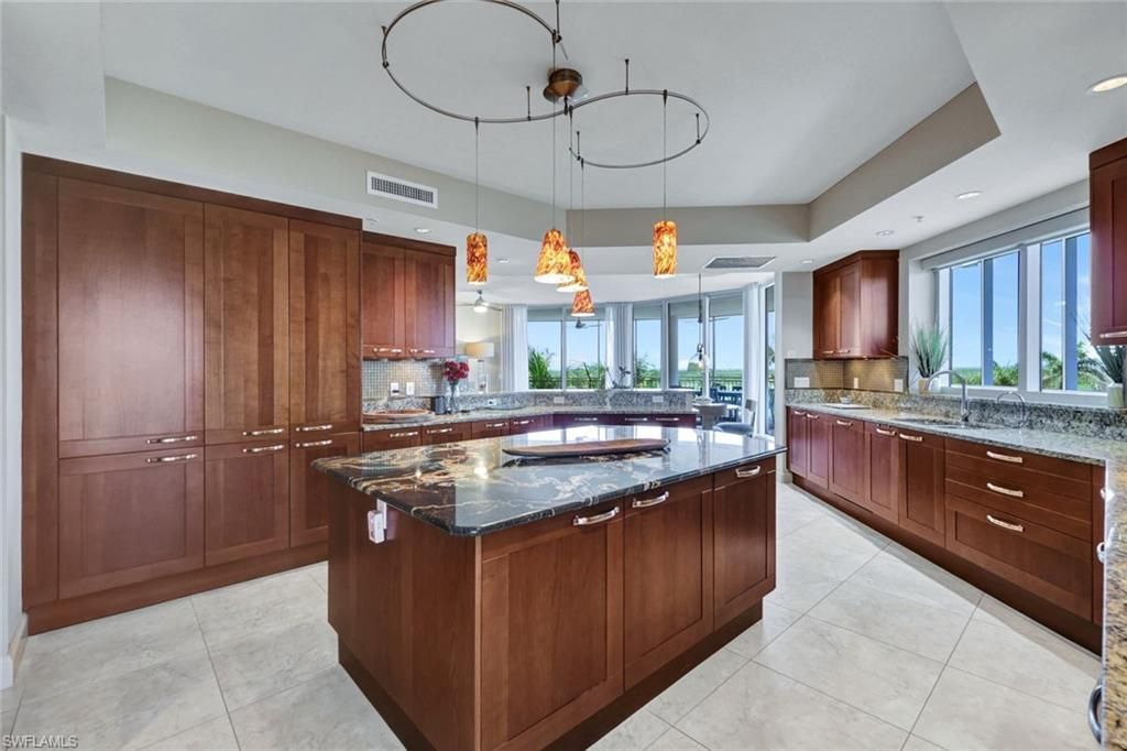 13675 Vanderbilt Dr , Unit 510, Naples, FL 34110 Photo