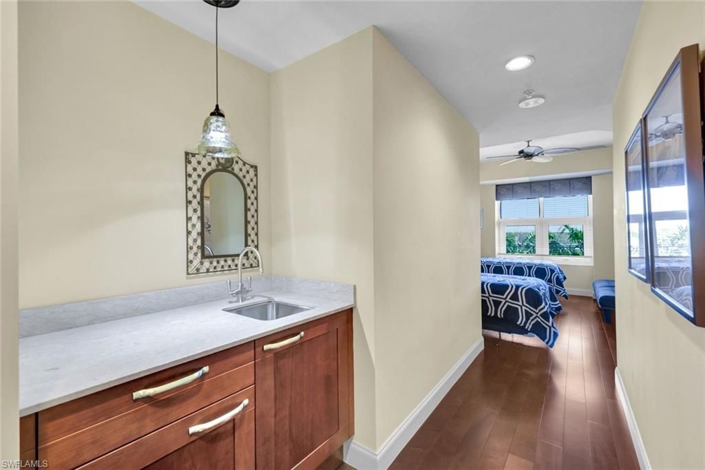 13675 Vanderbilt Dr , Unit 510, Naples, FL 34110 Photo