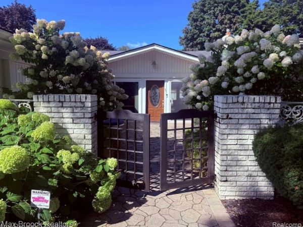 4784 S VALLEYVIEW Road , West Bloomfield Township, Mi 48323
