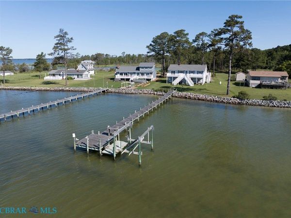 247 Pond Point Place , Mathews, VA 23109
