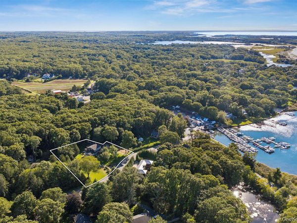 6 Turtle Pond Road , Southampton, NY 11968