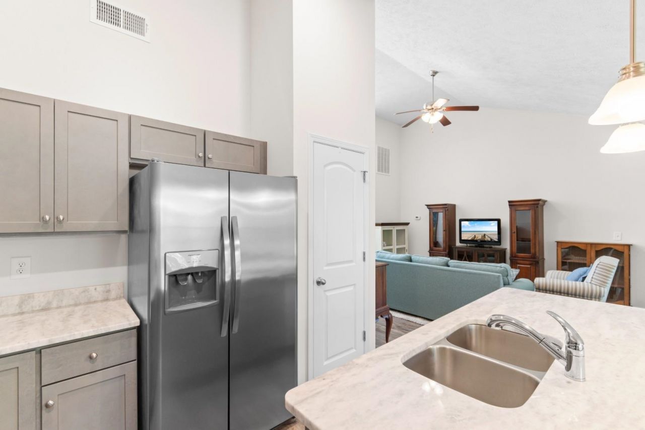 391 Leste Rd. Photo 6
